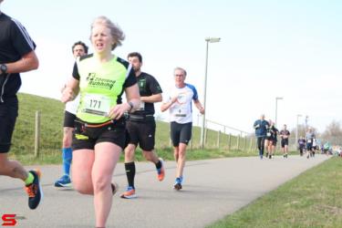 [Activiteiten en Festiviteiten] :: Riwal Halve Marathon hm (40)