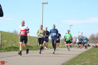 [Activiteiten en Festiviteiten] :: Riwal Halve Marathon hm (40)
