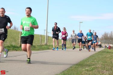 [Activiteiten en Festiviteiten] :: Riwal Halve Marathon hm (46)