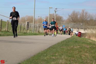 [Activiteiten en Festiviteiten] :: Riwal Halve Marathon hm (38)
