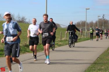 [Activiteiten en Festiviteiten] :: Riwal Halve Marathon hm (37)