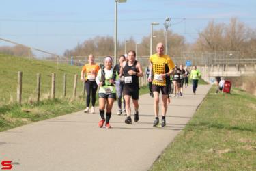 [Activiteiten en Festiviteiten] :: Riwal Halve Marathon hm (43)