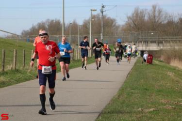 [Activiteiten en Festiviteiten] :: Riwal Halve Marathon hm (38)