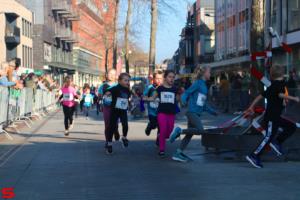 [Activiteiten en Festiviteiten] :: Drechtstadloop Gro-Up Puppy Run (18)