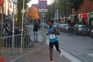 [Activiteiten en Festiviteiten] :: Drechtstadloop Halve Marathon Eind (64)
