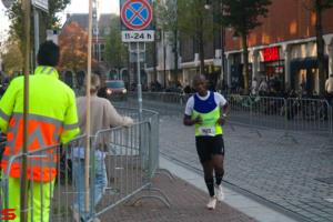 [Activiteiten en Festiviteiten] :: Drechtstadloop Halve Marathon Eind (66)