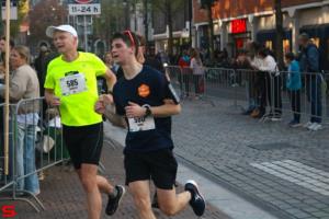 [Activiteiten en Festiviteiten] :: Drechtstadloop Halve Marathon Eind (59)