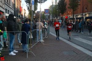 [Activiteiten en Festiviteiten] :: Drechtstadloop Halve Marathon Eind (60)