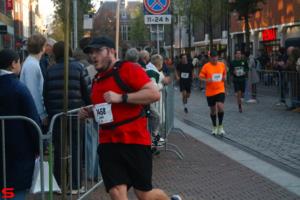 [Activiteiten en Festiviteiten] :: Drechtstadloop Halve Marathon Eind (62)