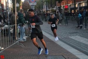 [Activiteiten en Festiviteiten] :: Drechtstadloop Halve Marathon Eind (56)