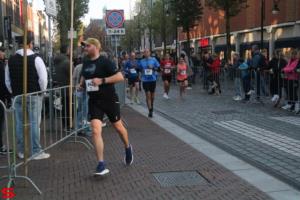 [Activiteiten en Festiviteiten] :: Drechtstadloop Halve Marathon Eind (57)