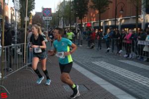 [Activiteiten en Festiviteiten] :: Drechtstadloop Halve Marathon Eind (64)