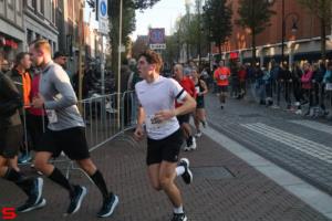 [Activiteiten en Festiviteiten] :: Drechtstadloop Halve Marathon Eind (64)