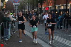 [Activiteiten en Festiviteiten] :: Drechtstadloop Halve Marathon Eind (65)
