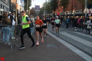 [Activiteiten en Festiviteiten] :: Drechtstadloop Halve Marathon Eind (56)
