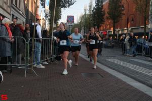 [Activiteiten en Festiviteiten] :: Drechtstadloop Halve Marathon Eind (68)