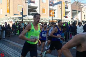 [Activiteiten en Festiviteiten] :: Drechtstadloop Halve Marathon Start (16)