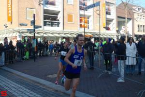 [Activiteiten en Festiviteiten] :: Drechtstadloop Halve Marathon Start (17)