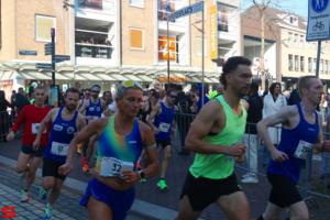 [Activiteiten en Festiviteiten] :: Drechtstadloop Halve Marathon Start (21)