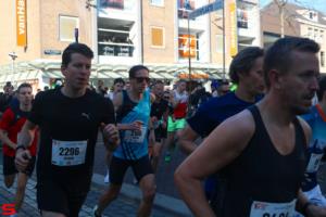 [Activiteiten en Festiviteiten] :: Drechtstadloop Halve Marathon Start (20)