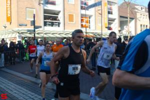 [Activiteiten en Festiviteiten] :: Drechtstadloop Halve Marathon Start (24)