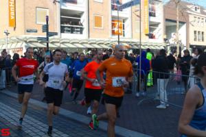 [Activiteiten en Festiviteiten] :: Drechtstadloop Halve Marathon Start (25)