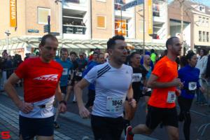 [Activiteiten en Festiviteiten] :: Drechtstadloop Halve Marathon Start (26)