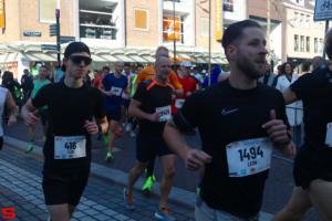 [Activiteiten en Festiviteiten] :: Drechtstadloop Halve Marathon Start (25)