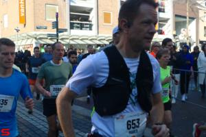 [Activiteiten en Festiviteiten] :: Drechtstadloop Halve Marathon Start (16)