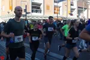 [Activiteiten en Festiviteiten] :: Drechtstadloop Halve Marathon Start (19)