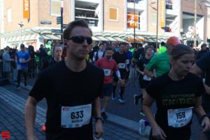 [Activiteiten en Festiviteiten] :: Drechtstadloop Halve Marathon Start (20)