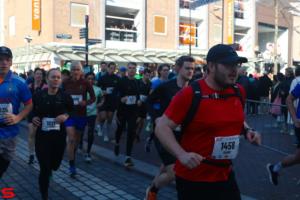 [Activiteiten en Festiviteiten] :: Drechtstadloop Halve Marathon Start (21)