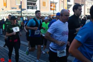 [Activiteiten en Festiviteiten] :: Drechtstadloop Halve Marathon Start (23)