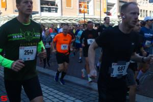 [Activiteiten en Festiviteiten] :: Drechtstadloop Halve Marathon Start (25)