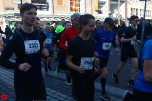 [Activiteiten en Festiviteiten] :: Drechtstadloop Halve Marathon Start (13)