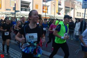 [Activiteiten en Festiviteiten] :: Drechtstadloop Halve Marathon Start (20)