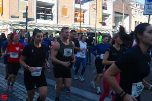 [Activiteiten en Festiviteiten] :: Drechtstadloop Halve Marathon Start (21)