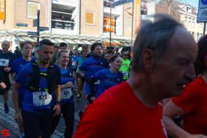 [Activiteiten en Festiviteiten] :: Drechtstadloop Halve Marathon Start (23)