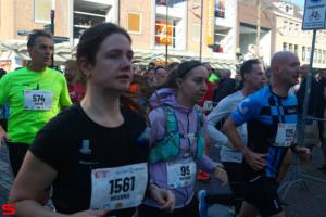 [Activiteiten en Festiviteiten] :: Drechtstadloop Halve Marathon Start (27)