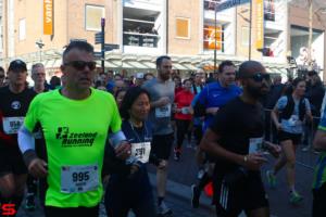 [Activiteiten en Festiviteiten] :: Drechtstadloop Halve Marathon Start (16)