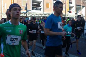 [Activiteiten en Festiviteiten] :: Drechtstadloop Halve Marathon Start (20)