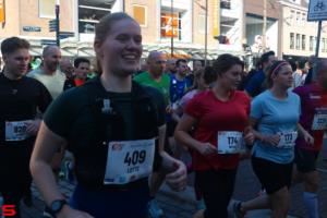 [Activiteiten en Festiviteiten] :: Drechtstadloop Halve Marathon Start (25)