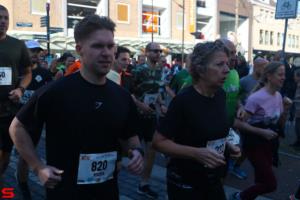 [Activiteiten en Festiviteiten] :: Drechtstadloop Halve Marathon Start (26)