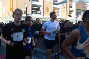 [Activiteiten en Festiviteiten] :: Drechtstadloop Halve Marathon Start (17)