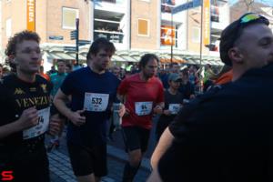 [Activiteiten en Festiviteiten] :: Drechtstadloop Halve Marathon Start (19)