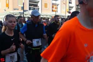 [Activiteiten en Festiviteiten] :: Drechtstadloop Halve Marathon Start (23)