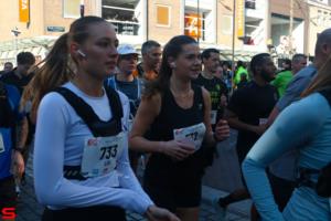 [Activiteiten en Festiviteiten] :: Drechtstadloop Halve Marathon Start (25)