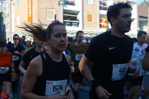 [Activiteiten en Festiviteiten] :: Drechtstadloop Halve Marathon Start (16)