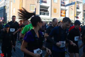 [Activiteiten en Festiviteiten] :: Drechtstadloop Halve Marathon Start (18)