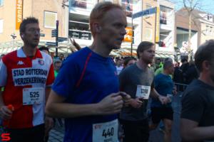 [Activiteiten en Festiviteiten] :: Drechtstadloop Halve Marathon Start (24)